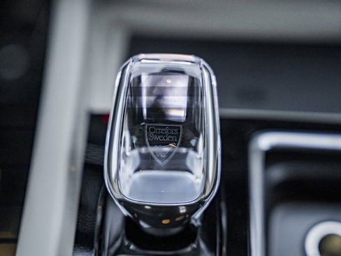 New 2026 Volvo XC60 B5 Ultra w/ Protection Package Premier image 25