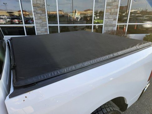 Used 2016 RAM 1500 Classic SLT w/ Luxury Group image 24