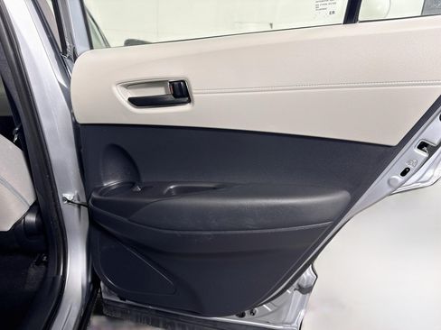 Used 2024 Toyota Corolla Cross L FWD image 27