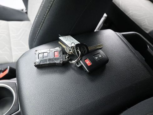 Used 2022 Toyota Tacoma TRD Sport image 14