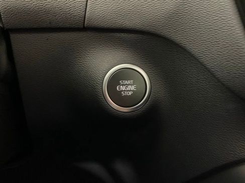 Certified 2024 Volvo XC40 B5 Plus w/ Climate Package image 23