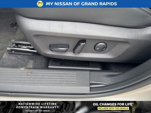 New 2026 Nissan Rogue Platinum AWD/4WD image 16