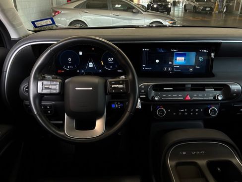 Used 2026 Hyundai Palisade SEL FWD image 19