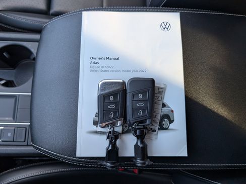 Used 2022 Volkswagen Atlas SE image 40
