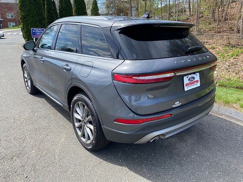 Used 2022 Lincoln Corsair AWD w/ Premium Package image 6