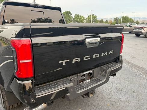 Used 2024 Toyota Tacoma Limited w/ Limited Package (LT) AWD/4WD image 23