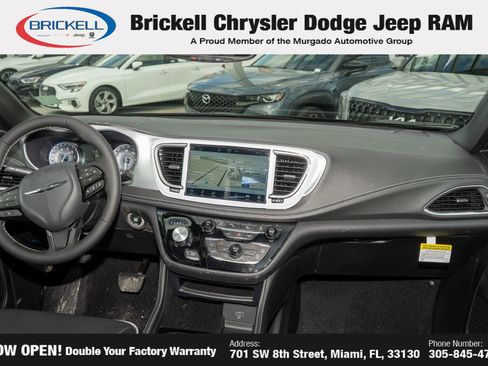 New 2026 Chrysler Pacifica Limited FWD image 21