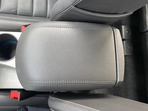 Used 2016 Ford C-MAX Energi SEL w/ Equipment Group 302A image 19