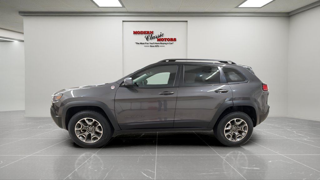 Used 2021 Jeep Cherokee Trailhawk w/ Trailer Tow Group AWD/4WD image 2