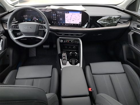 New 2025 Audi Q5 Premium Plus image 24