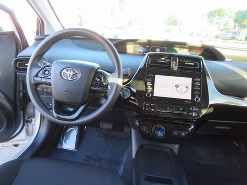 Used 2022 Toyota Prius L Eco image 21