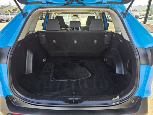 Used 2019 Toyota RAV4 XLE AWD/4WD image 10
