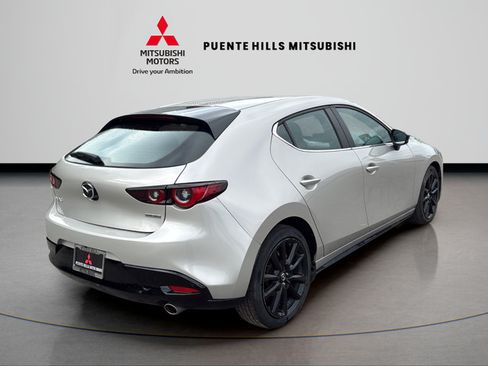 Used 2024 MAZDA MAZDA3 s FWD image 5