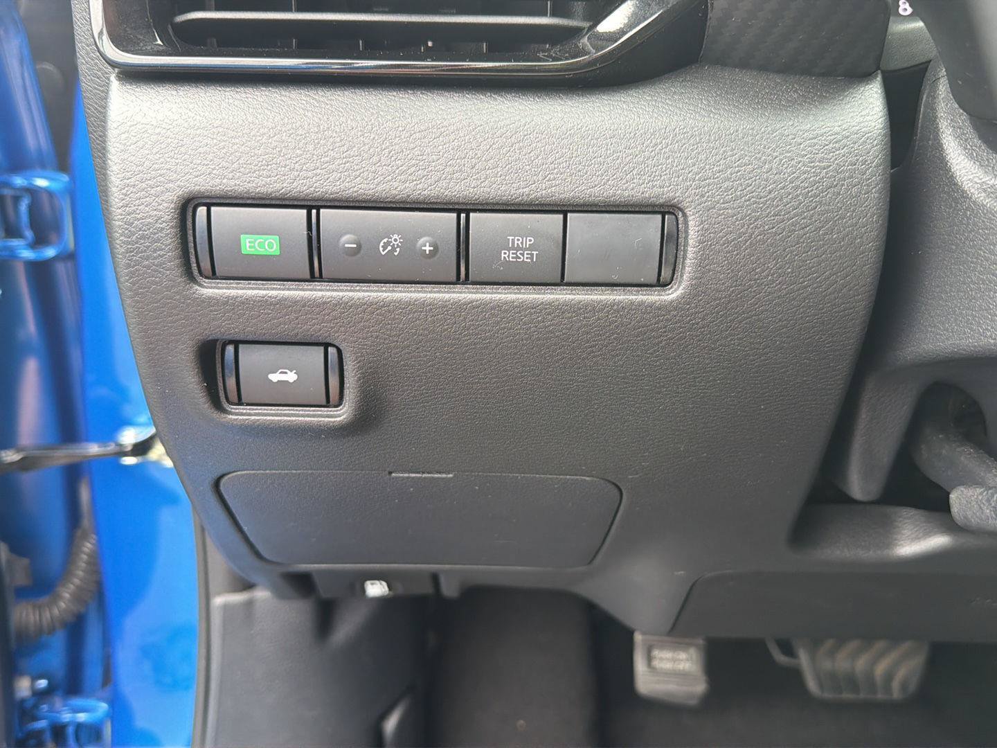 Used 2025 Nissan Sentra SV FWD image 19