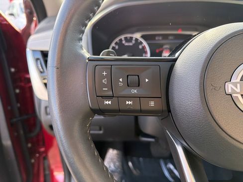 Used 2023 Nissan Rogue SL image 23