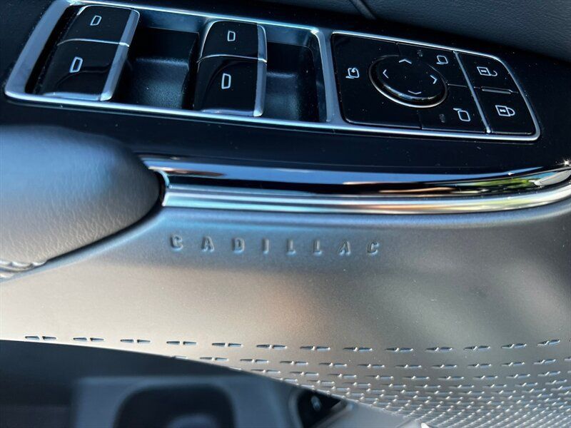 Used 2024 Cadillac Lyriq Sport AWD/4WD image 29
