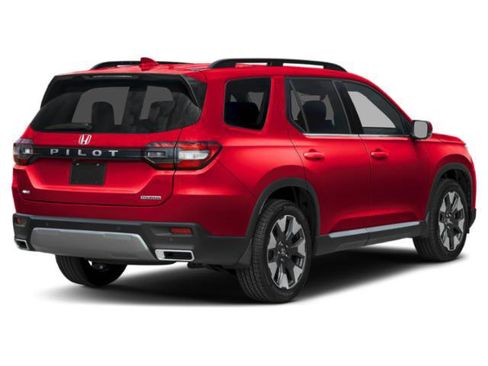 New 2026 Honda Pilot Touring image 2
