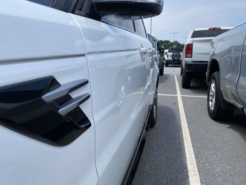 Used 2018 Land Rover Range Rover Sport HSE AWD/4WD image 4