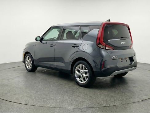 Used 2025 Kia Soul LX w/ LX Technology Package image 6