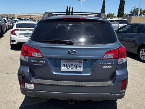 Used 2013 Subaru Outback 2.5i Premium w/ All-Weather Pkg AWD/4WD image 5