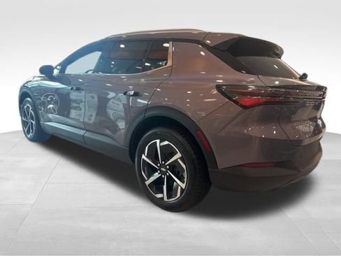 New 2026 Chevrolet Equinox EV LT image 2