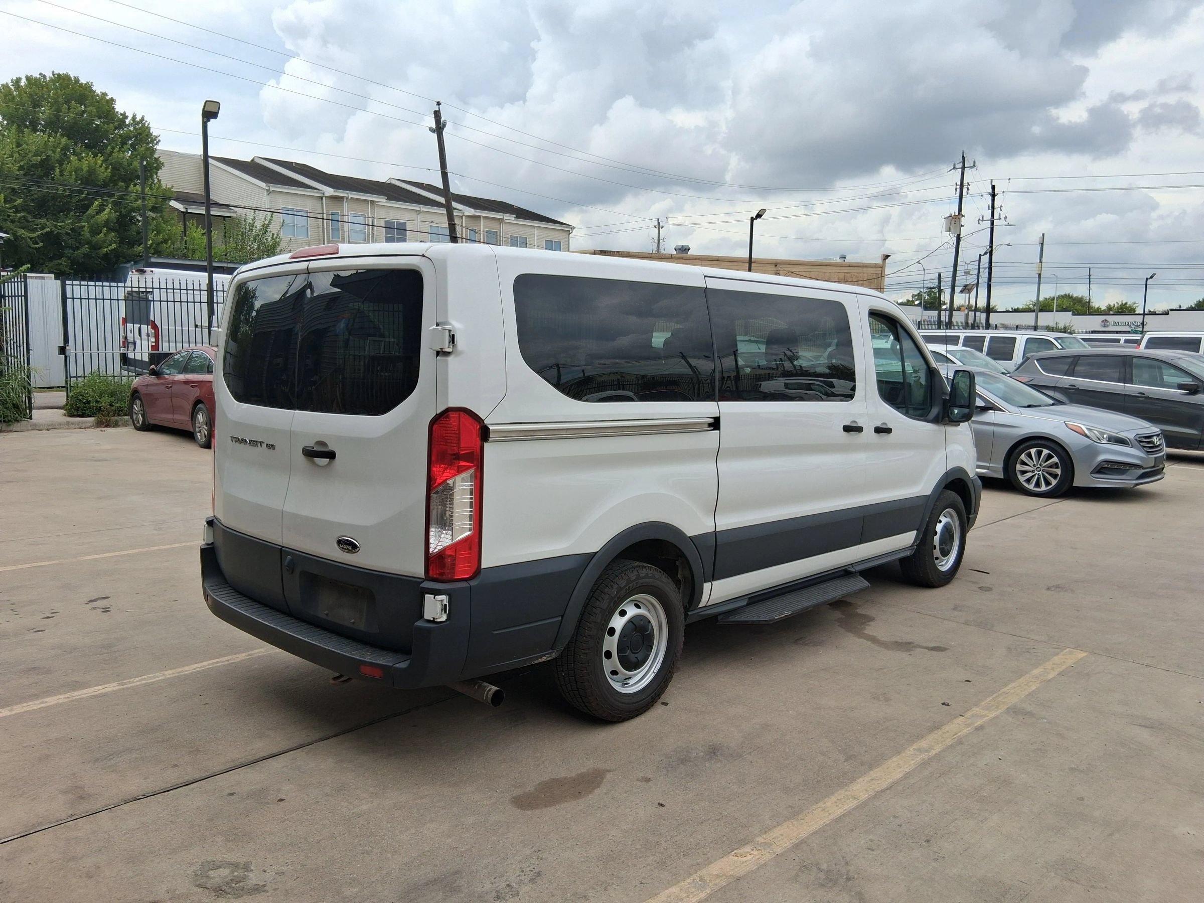 Used 2020 Ford Transit 150 XL RWD image 9