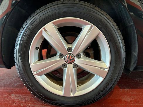 Used 2012 Volkswagen Passat 2.5 SE image 36