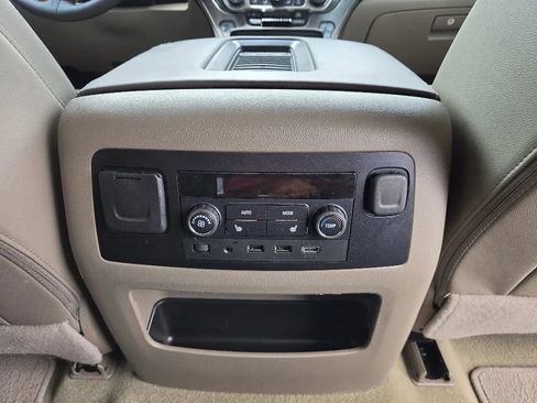 Used 2017 Chevrolet Tahoe Premier AWD/4WD image 23