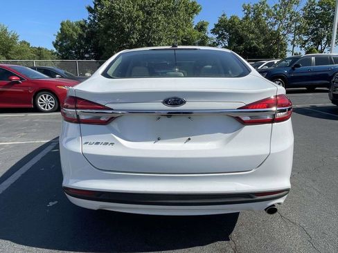 Used 2018 Ford Fusion SE FWD image 5