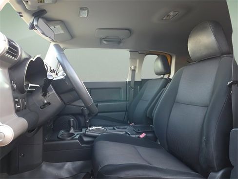 Used 2010 Toyota FJ Cruiser 4WD image 9