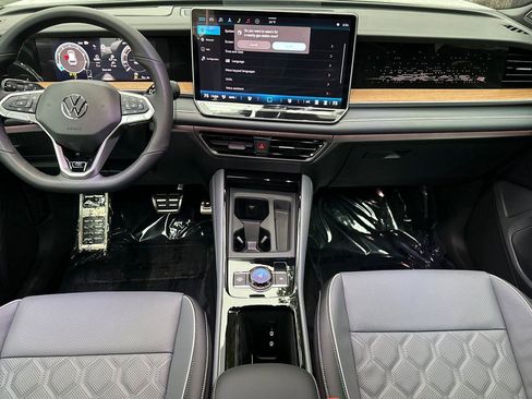 New 2026 Volkswagen Tiguan SEL R-Line image 12