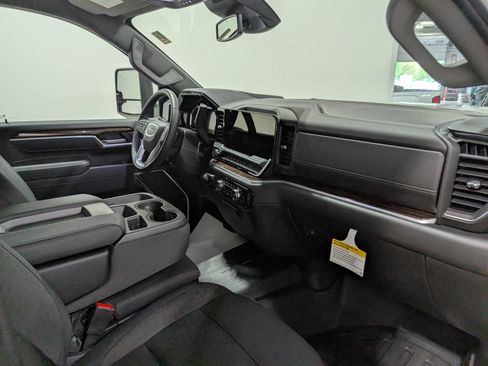 Used 2026 GMC Sierra 3500 SLE w/ SLE Value Package AWD/4WD image 18