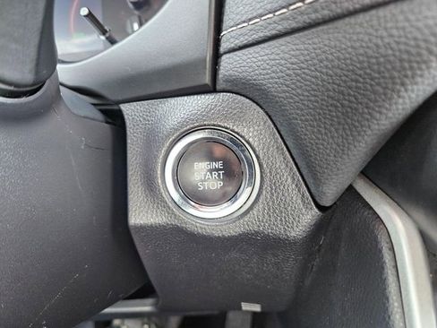 Used 2025 Toyota RAV4 XLE AWD/4WD image 29