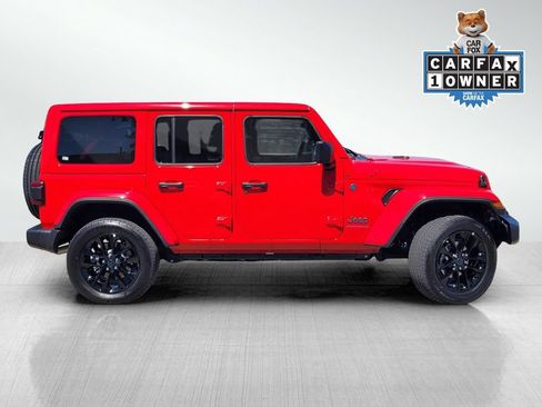Used 2025 Jeep Wrangler Unlimited Sahara w/ Safety Group AWD/4WD image 3