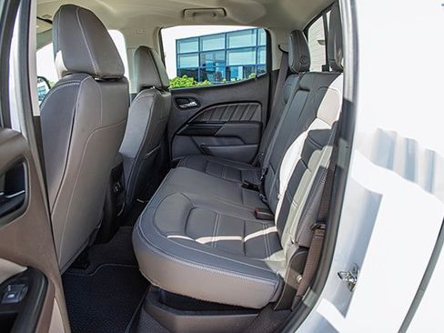 Used 2022 GMC Canyon Denali image 16