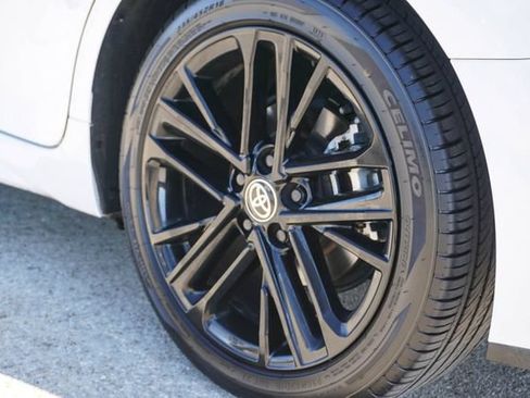 Used 2025 Toyota Camry SE FWD image 10