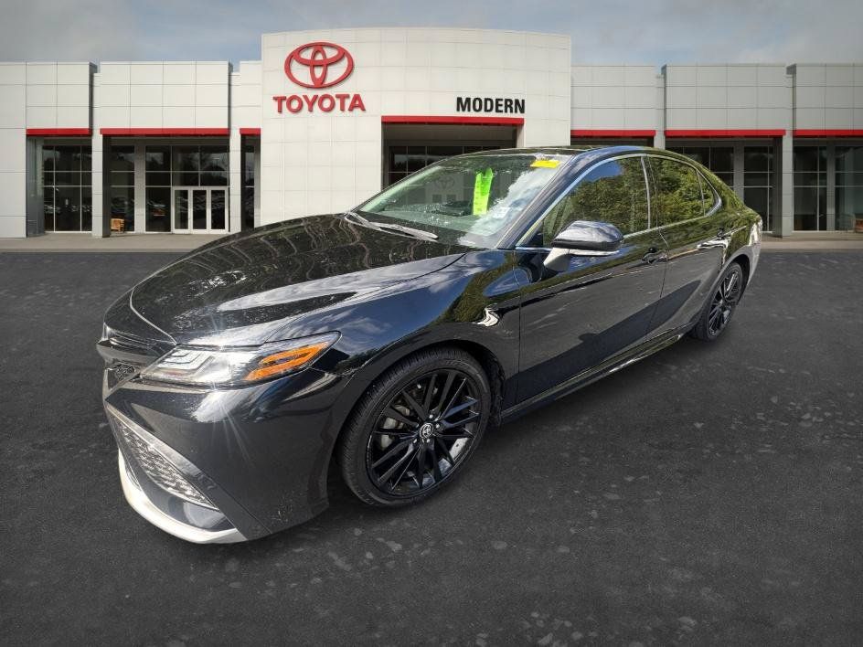 Used 2023 Toyota Camry XSE FWD image 1