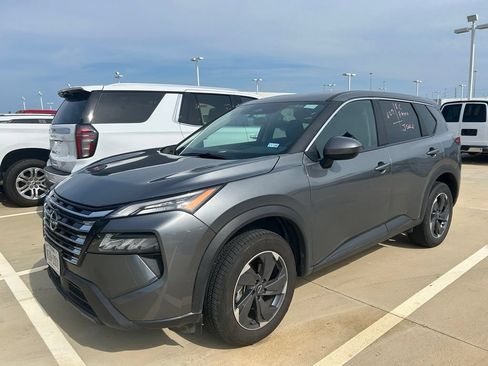Used 2025 Nissan Rogue SV FWD image 14