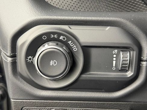 Used 2024 Jeep Wrangler Unlimited Rubicon AWD/4WD image 27