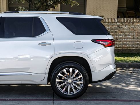 Used 2023 Chevrolet Traverse Premier image 22