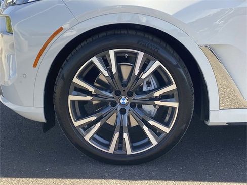 Certified 2025 BMW X7 xDrive40i w/ Premium Package image 11