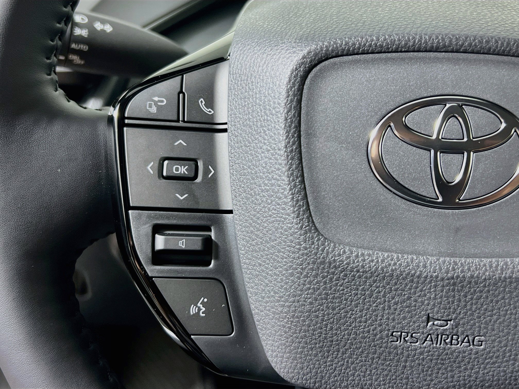 New 2027 Toyota Prius XLE FWD image 18
