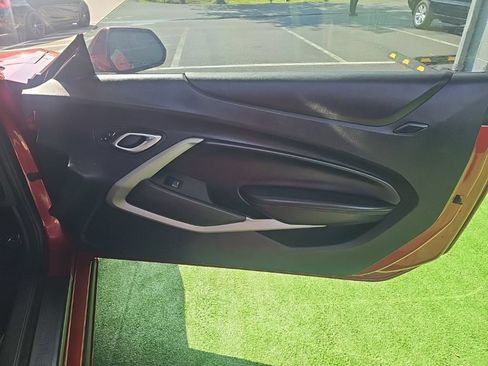 Used 2017 Chevrolet Camaro LT RWD image 15