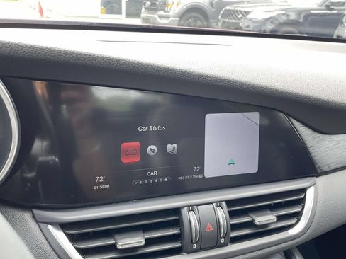 Used 2017 Alfa Romeo Giulia AWD image 25