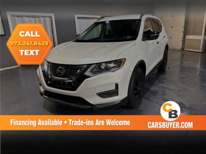 Used 2017 Nissan Rogue SV w/ Midnight Edition Package