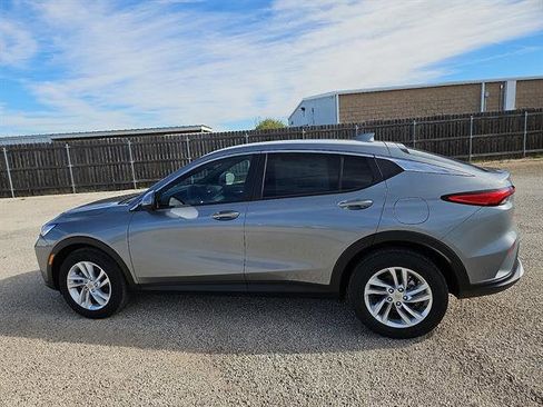 New 2026 Buick Envista Preferred image 2