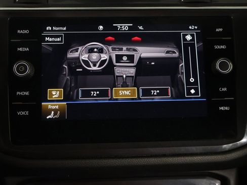 Used 2022 Volkswagen Tiguan SE w/ Panoramic Sunroof Package image 43