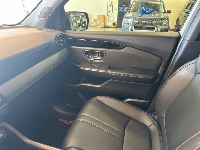 Used 2025 Honda Pilot TrailSport image 28