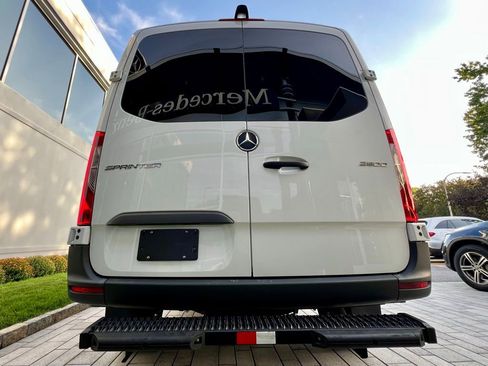 Used 2024 Mercedes-Benz Sprinter 2500 image 5