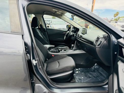 Used 2016 MAZDA MAZDA3 i Sport FWD image 12